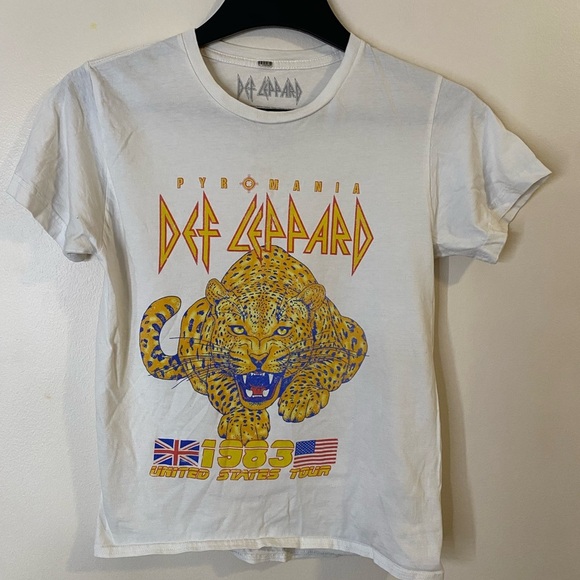 Def Leppard Pyromania Tour T-Shirt size small 100% cotton - Picture 1 of 6
